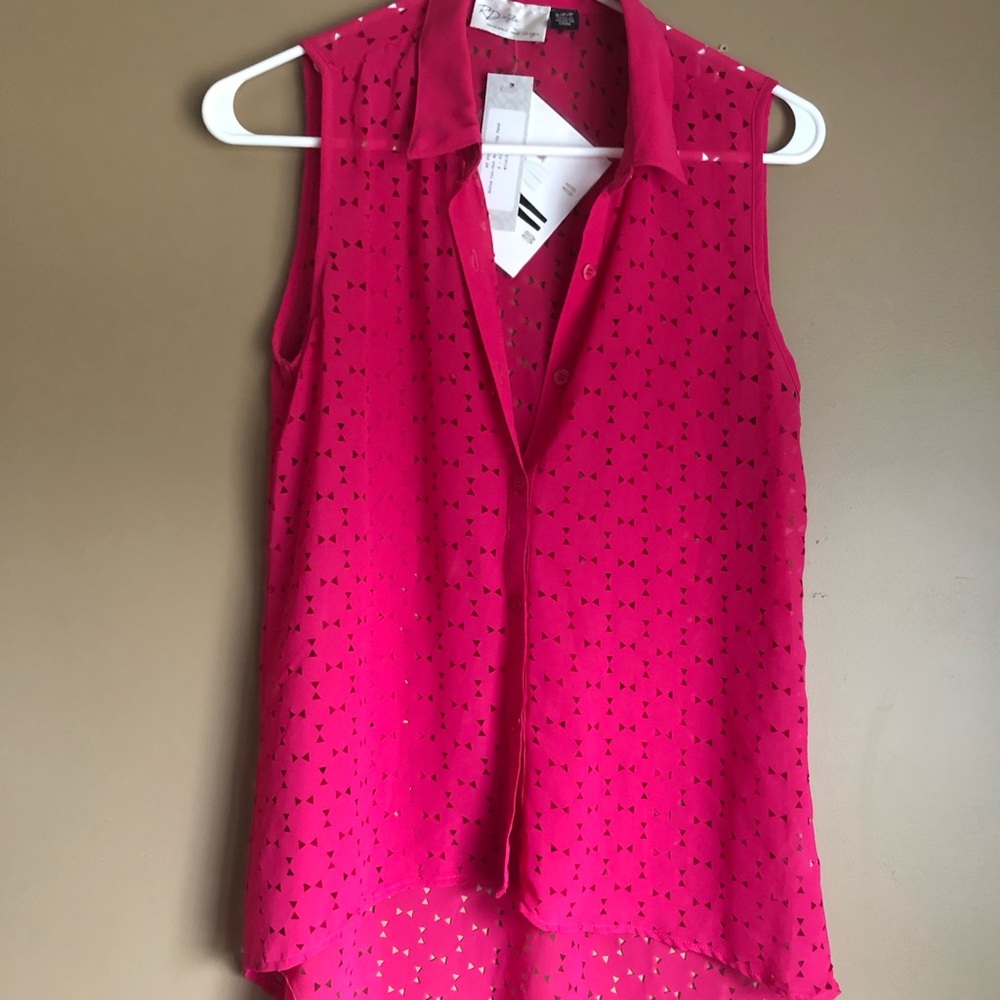 Pink diamond cut out sleeveless blouse